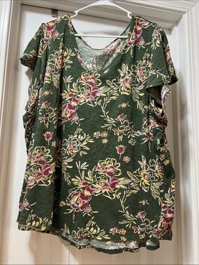 torrid Green Floral V-Neck Tee with Pink Accents